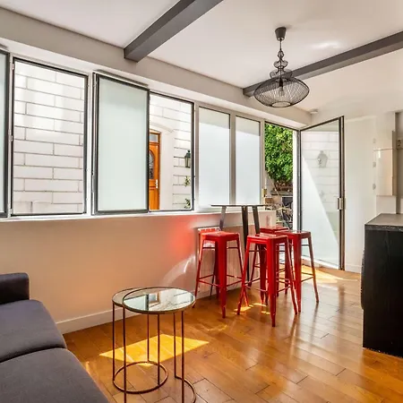Apartment Montmartre Cozy And Bright 1bd With Terrace Paris